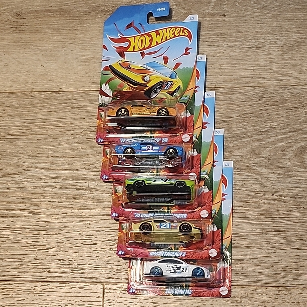 2016 Hot Wheels 5-Pack Toy Car Set - Multicolor. For Collectors Of All Ages!